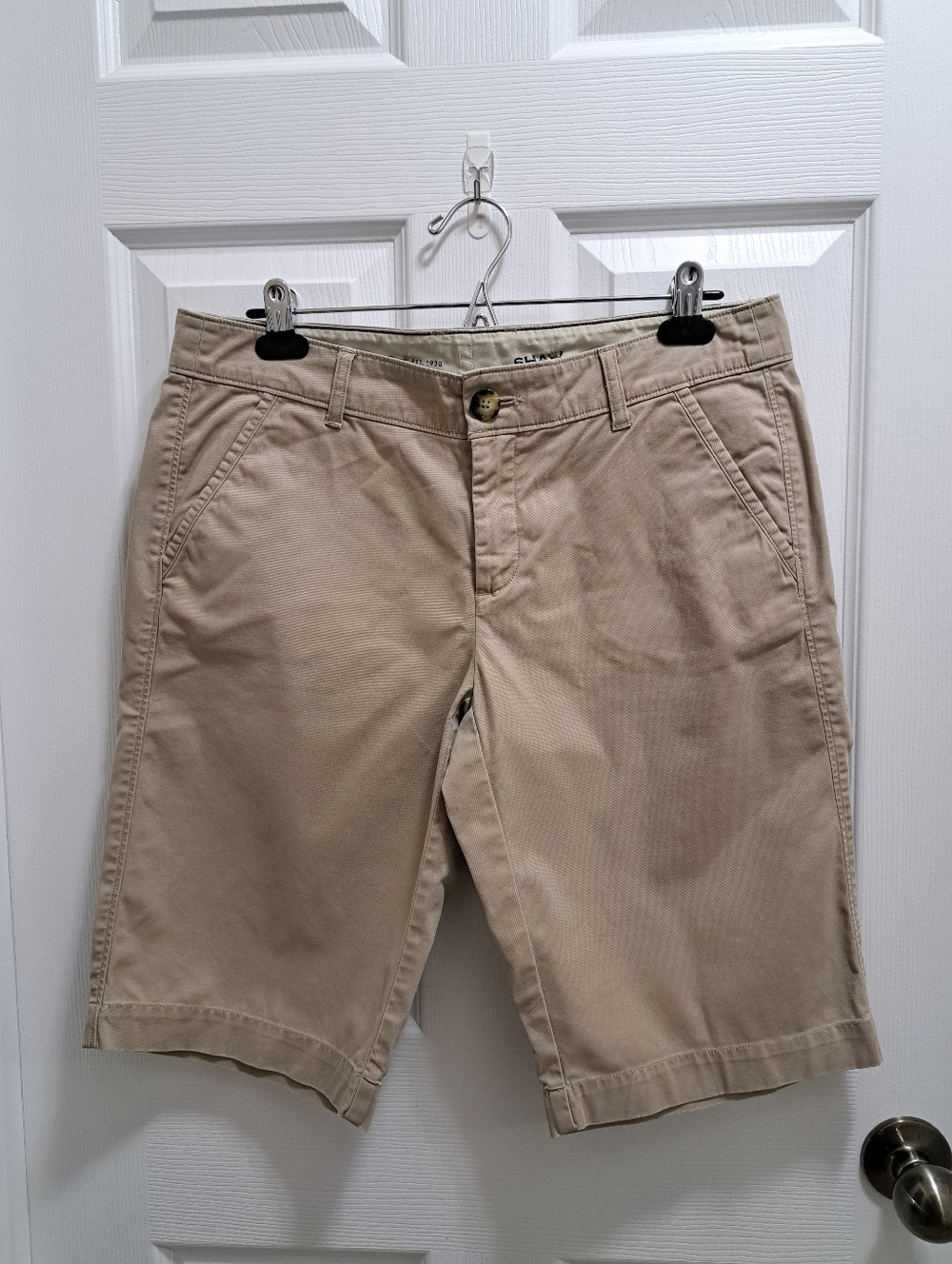 Eddie Bauer Bermuda Shorts Women Size 8 Khaki Beige Classic Solid Cotton Blend